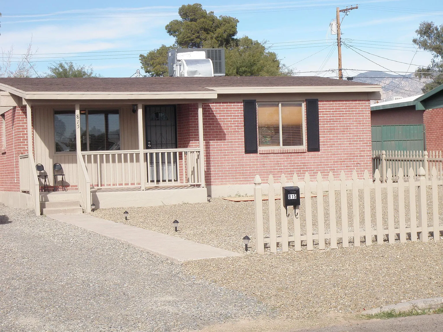 815 E Linden St — Photo 1