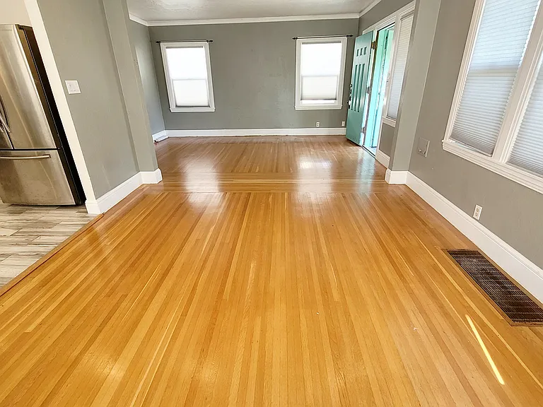 400 Maud Ave — Photo 3