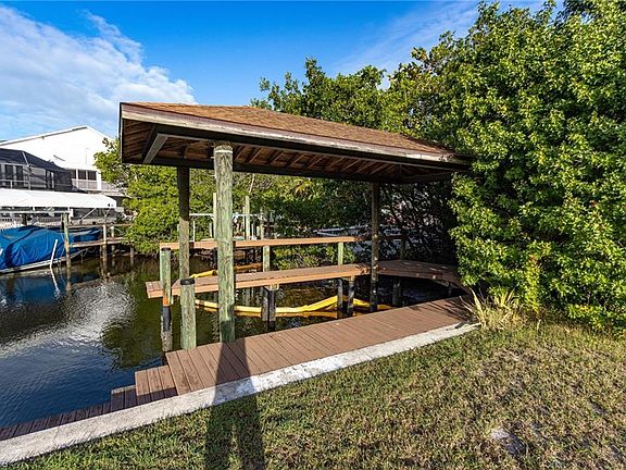4th image of 115 Seahorse Ln