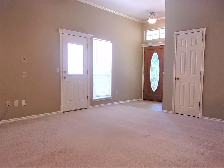 13821 Pawnee Dr — Photo 2