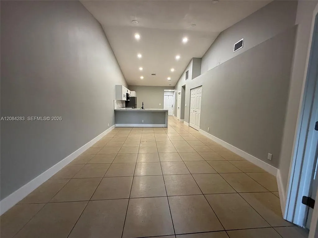 11085 NW 38th Pl, 1 — Photo 2