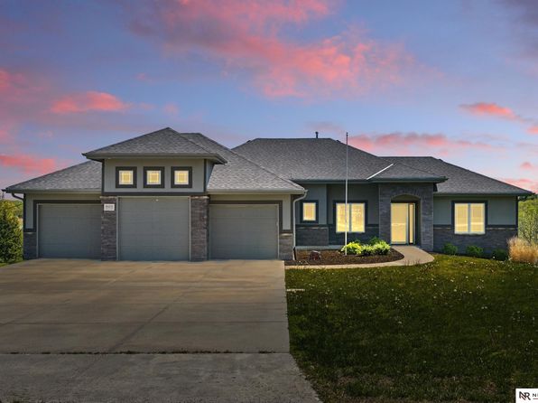 8605 Emerson Rd, Plattsmouth, NE 68048