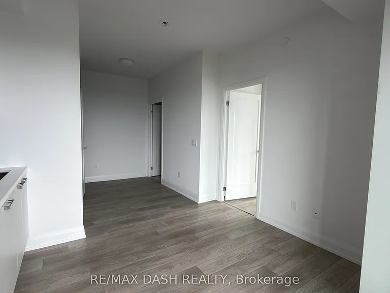 20 Soudan Ave #3602 — Photo 10