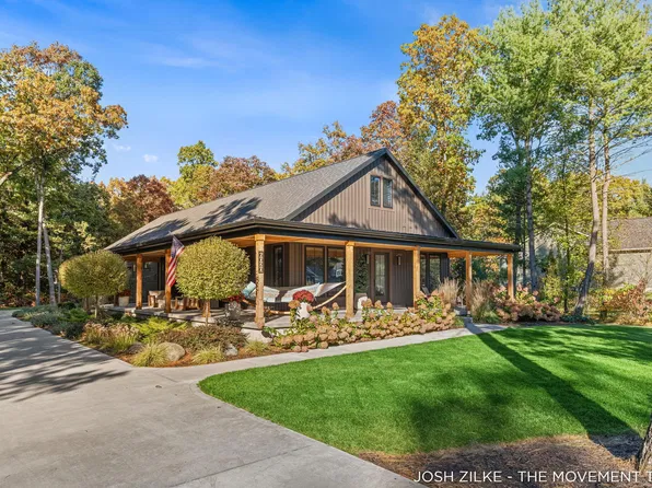 6020 Vesper Dr, Muskegon, MI 49442