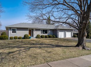 897 Leroy St, Muscatine, IA 52761