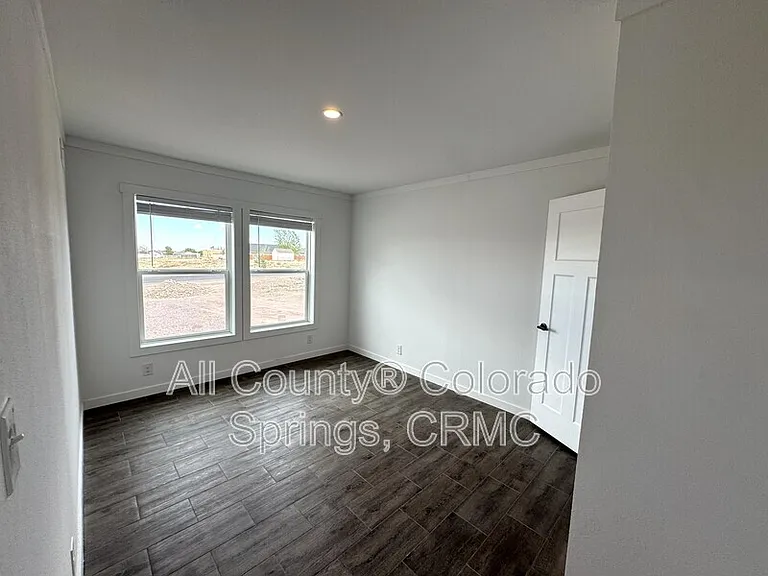 692 E Hahns Peak Ave — Photo 10