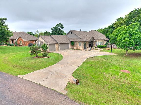 2nd image of 4205 Hidden Lake Cir