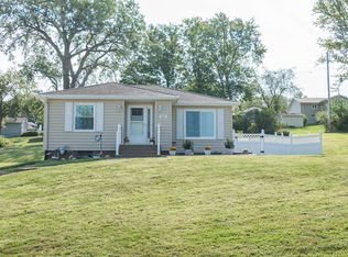 813 N Chestnut St, Avoca, IA 51521