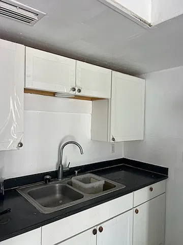 2 bed, 1.5 bath, 1100 sqft, $1,200 — Photo 3