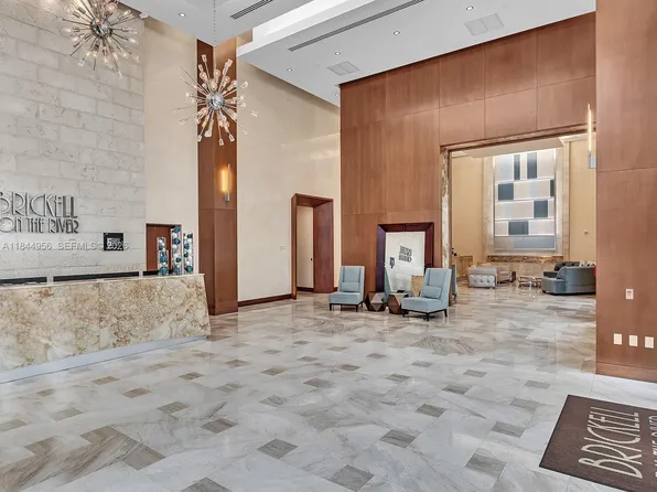 31 SE 5th St APT 2911, Miami, FL 33131