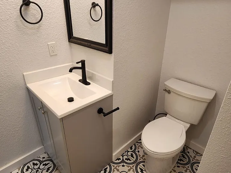Adams Apartments — Photo 10