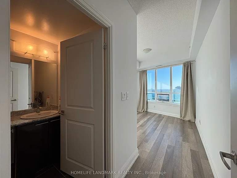 7171 Yonge St #2508 — Photo 9