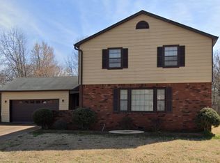 3440 Kirby Meadows Dr, Memphis, TN 38115
