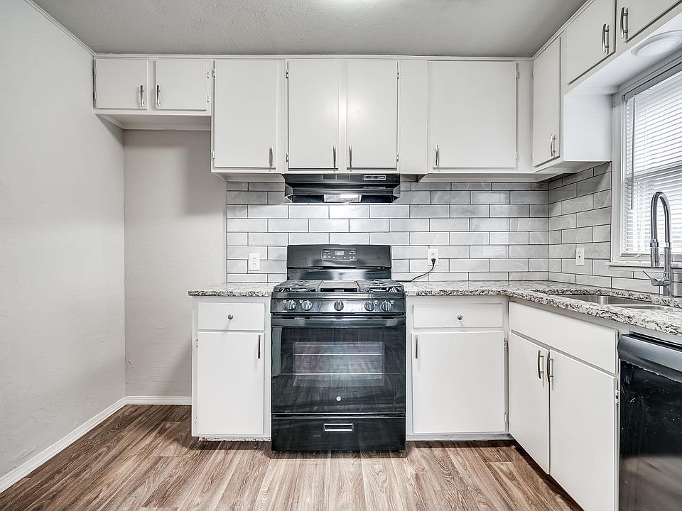 1st image of 4600 SE 21st St