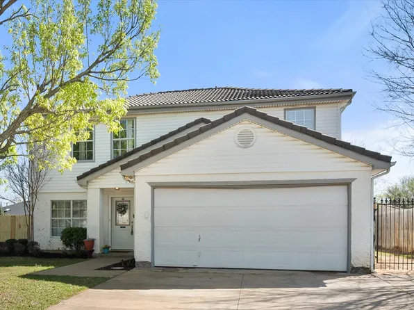 2700 Yorkfield Ct, Arlington, TX 76001