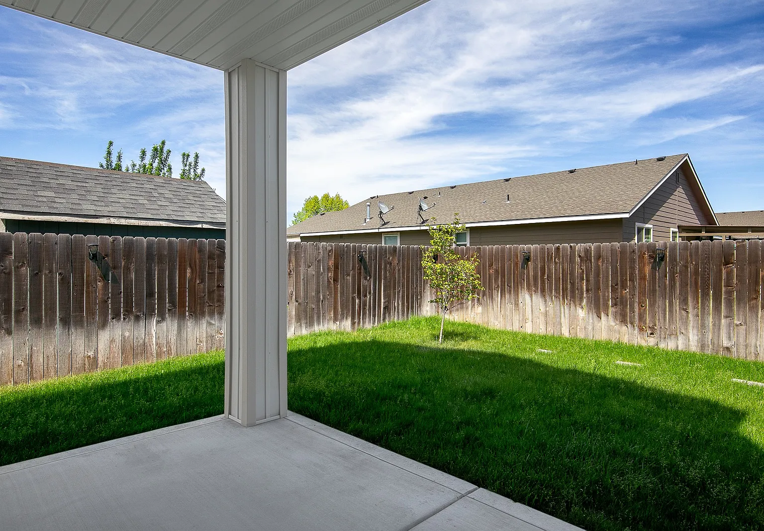 18248 Viceroy Ave — Photo 2