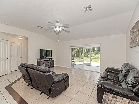 4th image of 2165 Jameson Ave