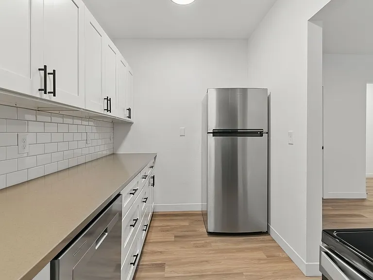 Cambridge Court Apartments — Photo 18