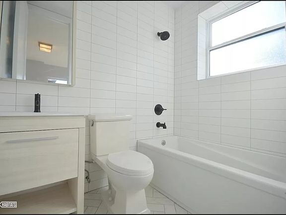 5th image of 277 Cumberland St #2B