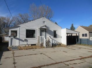 611 15th St N, Moorhead, MN