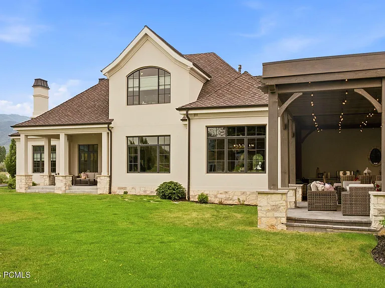 71 W Farm Springs Ln — Photo 4