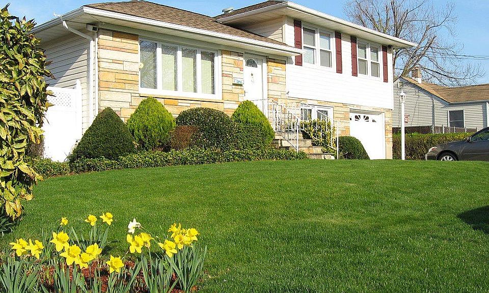 Nicely Landscaped