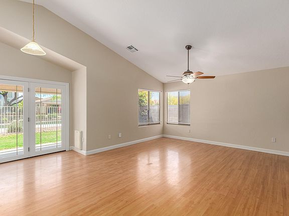5th image of 1117 E Monona Dr