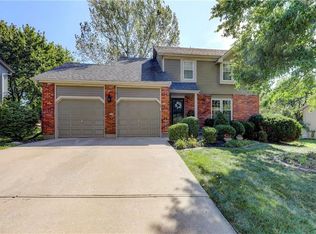 11617 Oakmont St, Overland Park, KS 66210