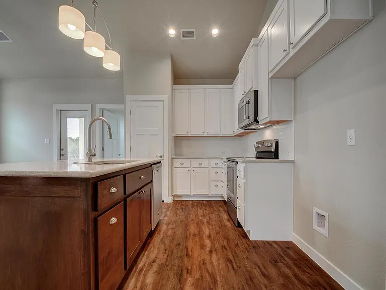 240 Rose Dr #A — Photo 11