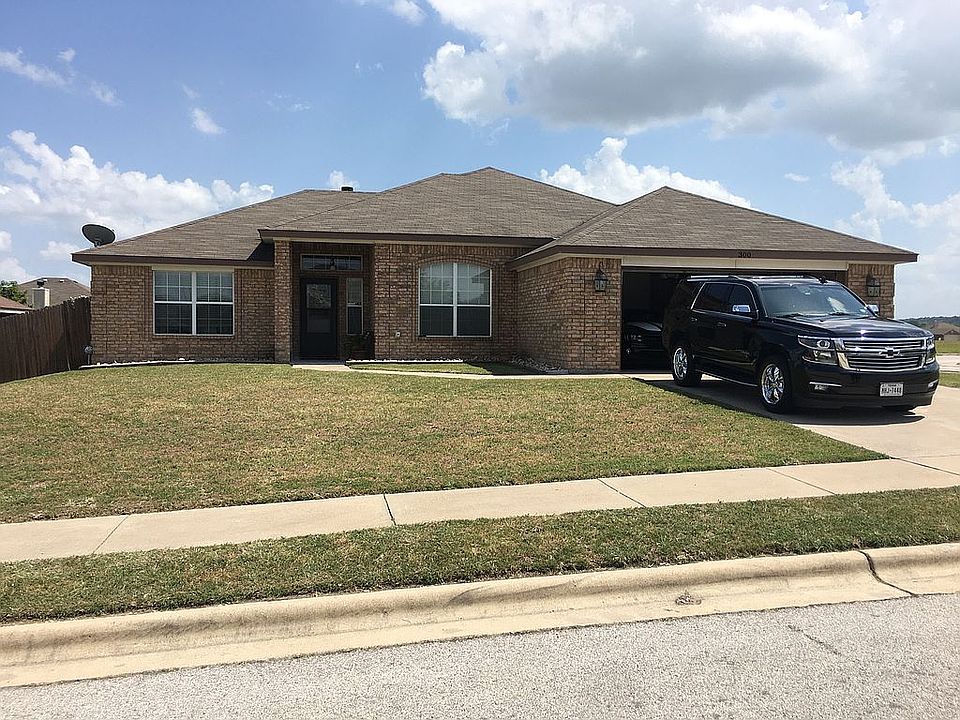 1st image of 300 Dixon Dr