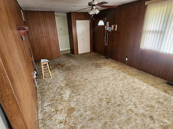 4th image of 707 Hamlen Rd