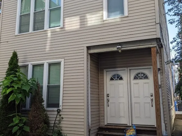 3327 N Hamilton Ave APT 2R, Chicago, IL 60618
