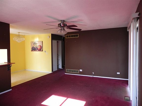 2nd image of 29W616 Winchester Cir N Unit 4