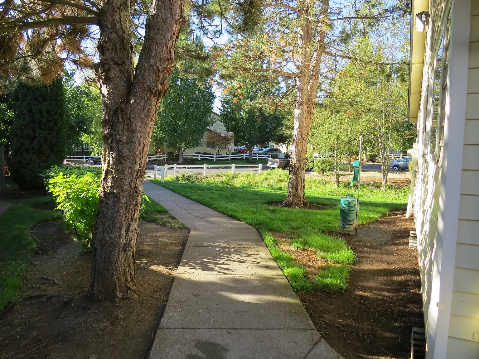 Richmond Square — Photo 3