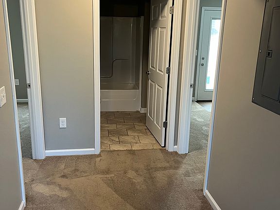 5th image of 400 Southern Cross Dr #3