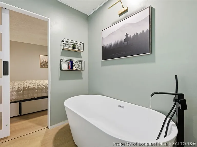 202 N Jackson St — Photo 14