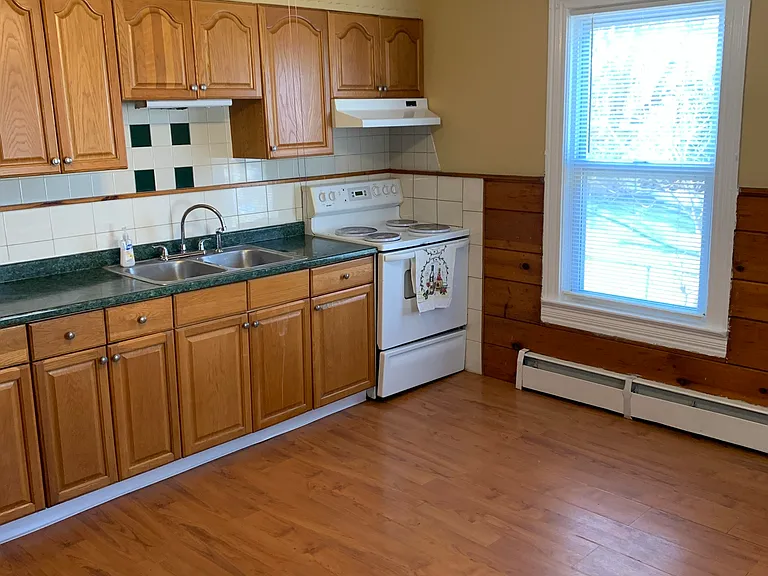 43 Linwood Ave — Photo 5