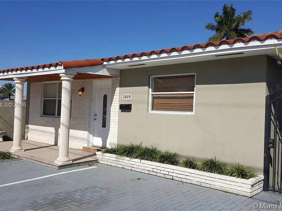 3689 NW 14th St