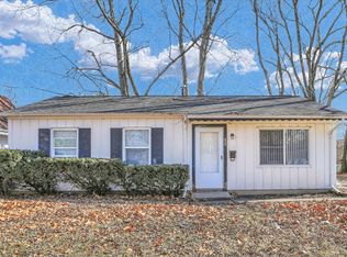 704 S Scottswood Dr, Urbana, IL 61802