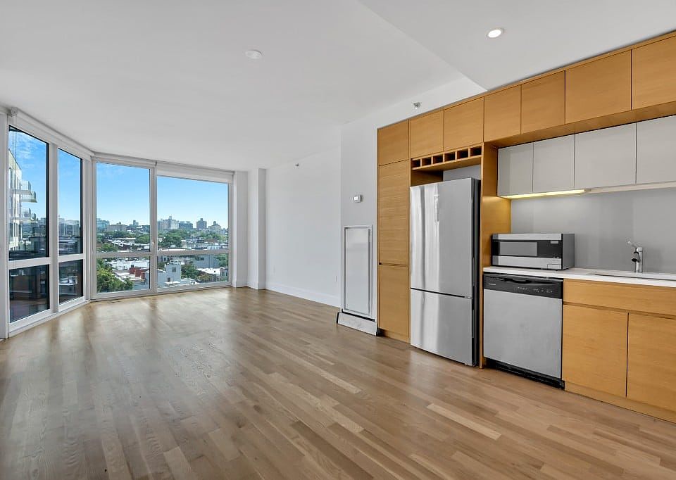 1st image of 150 4th Ave APT 10c