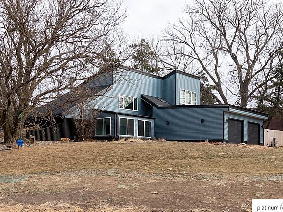 4th image of 1032 Skyline Dr