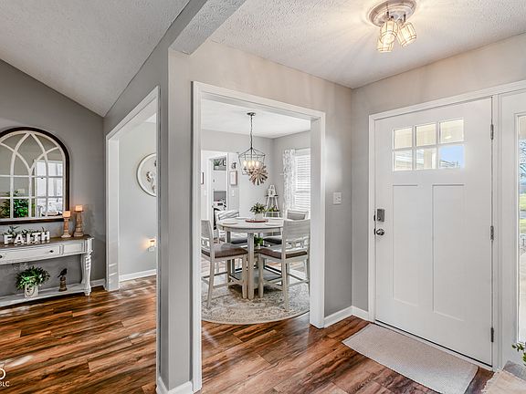 3rd image of 8260 Henderson Ridge Dr