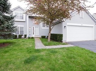 6 Carl Ct, Lake In The Hills, IL 60156