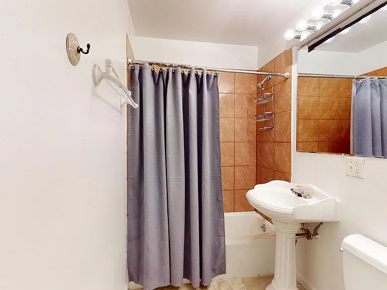 700 W Schubert Ave #2-F — Photo 10