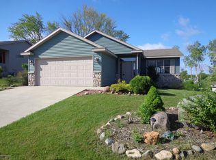 1930 Pioneer Ln, Zumbrota, MN 55992