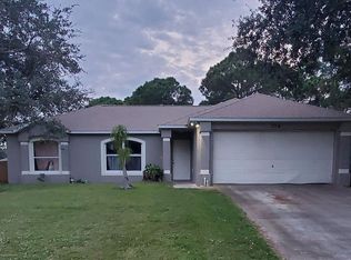 174 Hillsborough Ave NW, Palm Bay, FL 32907