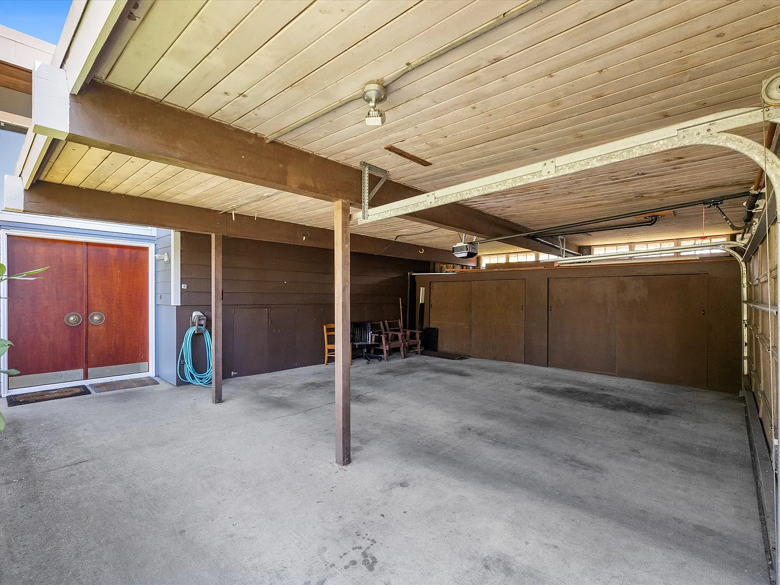 4 bed, 2418 sqft, $3,975 — Photo 2