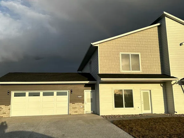 216 Ivy Ln, Crooks, SD 57020