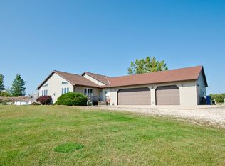 E3478 Townline Rd, Kewaunee, WI 54216