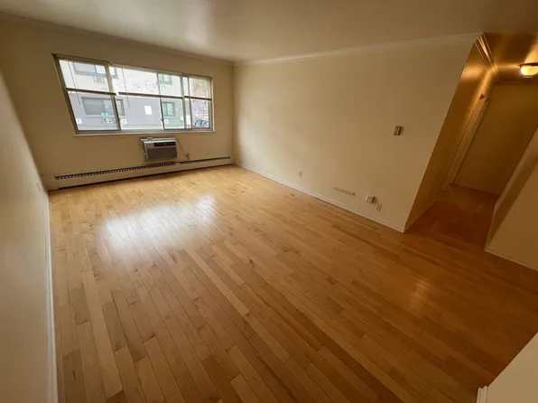 2018 Oakland, 2018 N Oakland Ave APT 106, Milwaukee, WI 53202